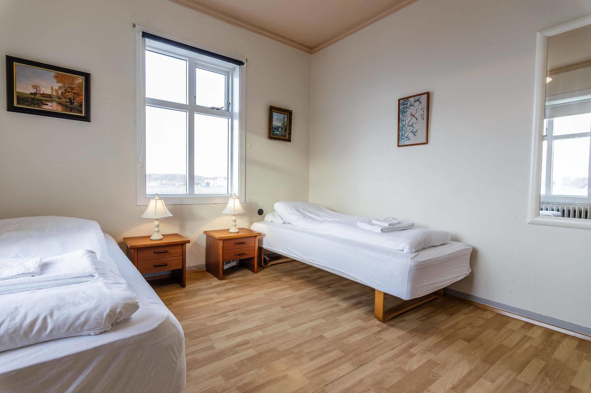 Riverside Hostel Бльондюоус Екстер'єр фото