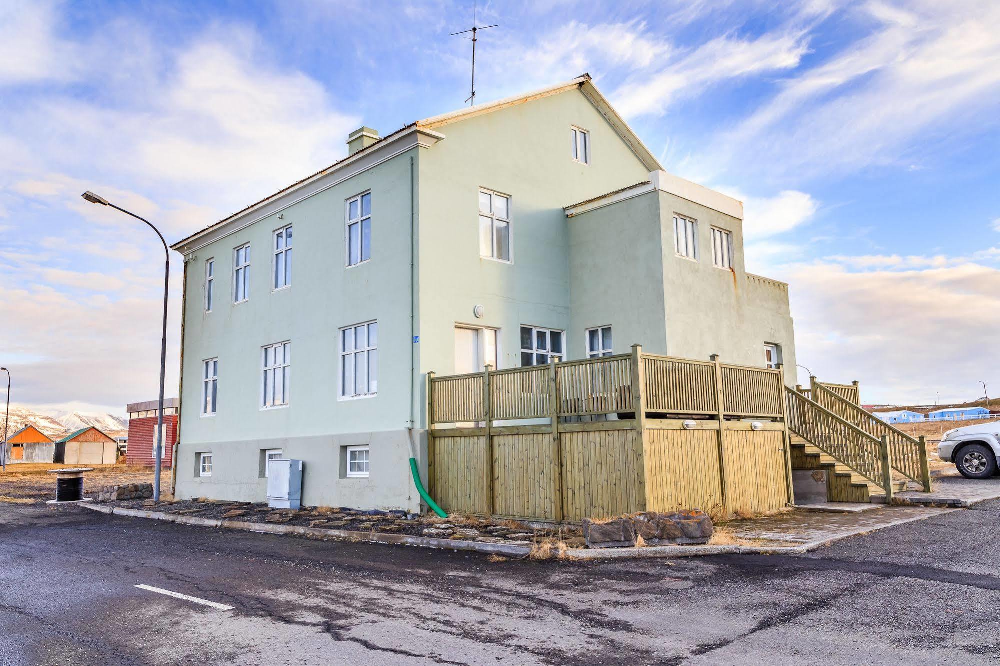 Riverside Hostel Бльондюоус Екстер'єр фото